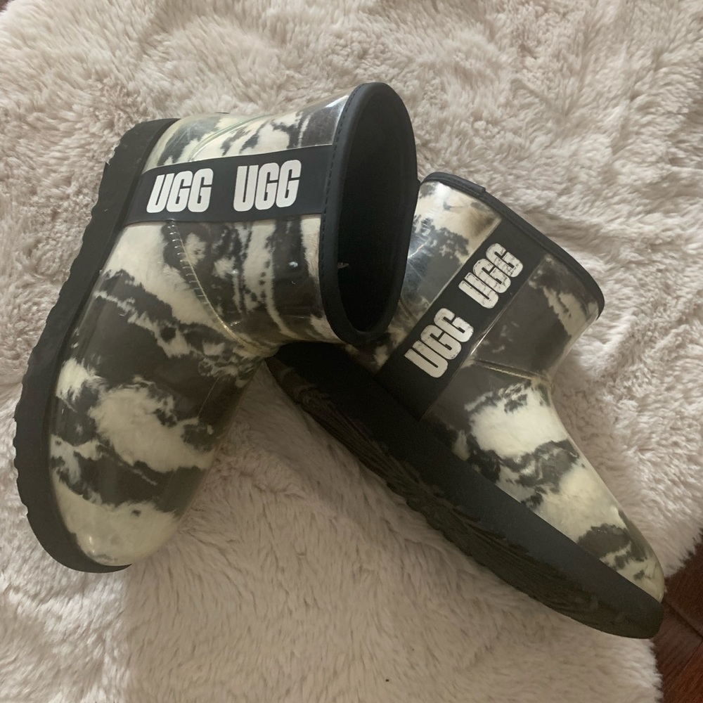 UGG Classic Clear Waterproof Boots in EUC, Size EUR 38/7 US